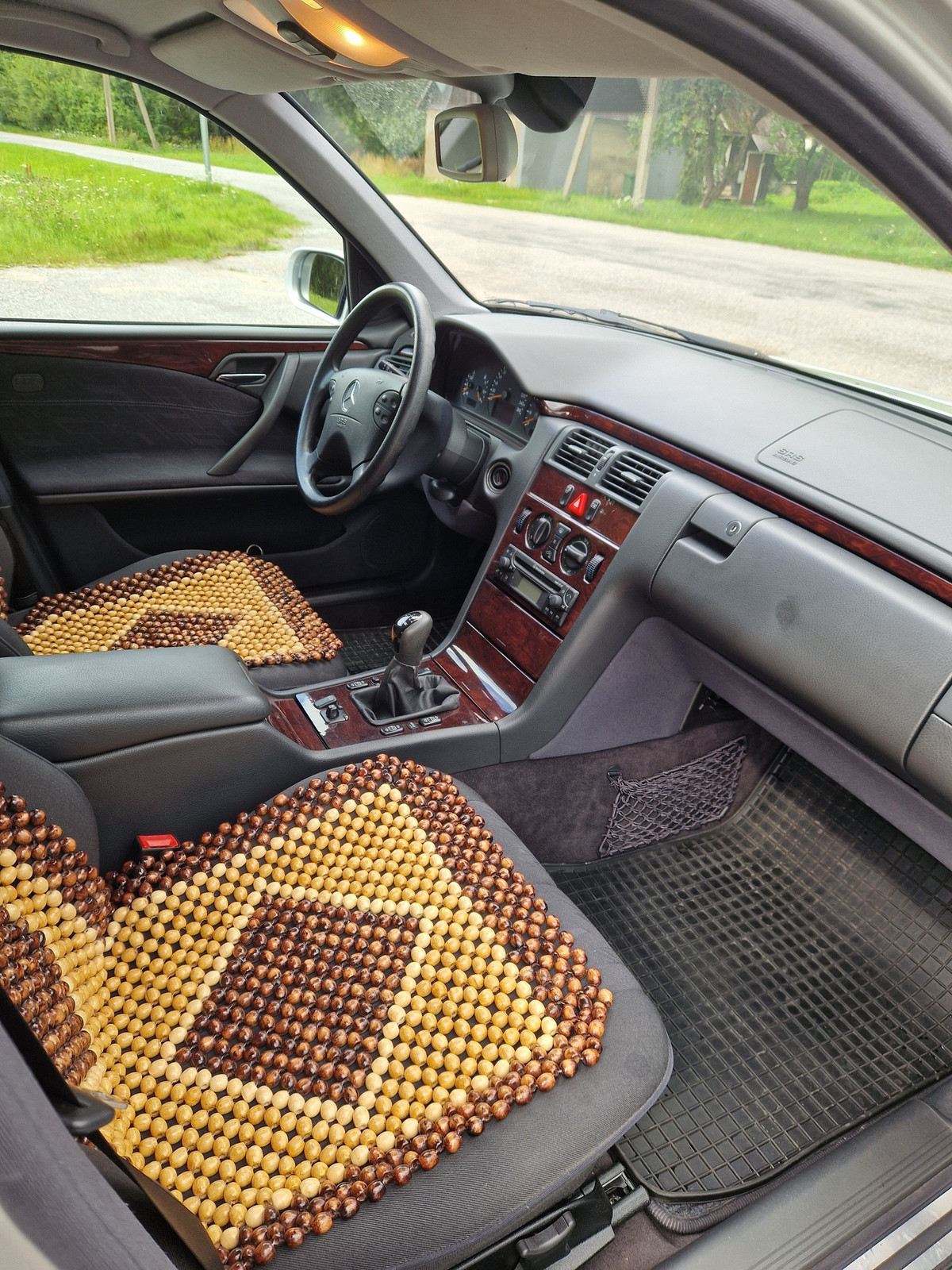 Mercedes-Benz E 240 2001, photo 7/19