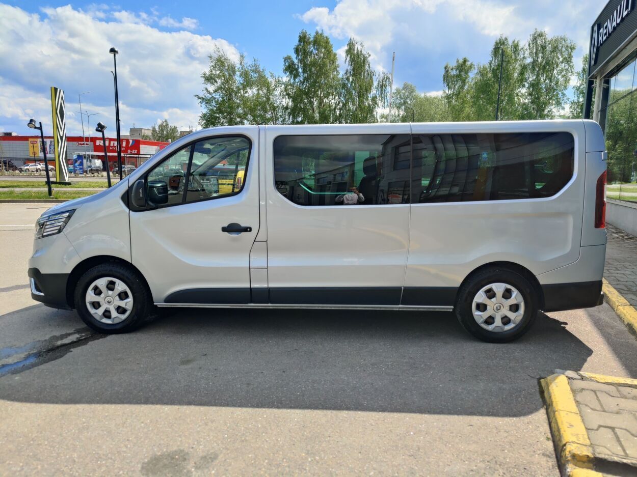 Renault Trafic 2022, photo 5/11