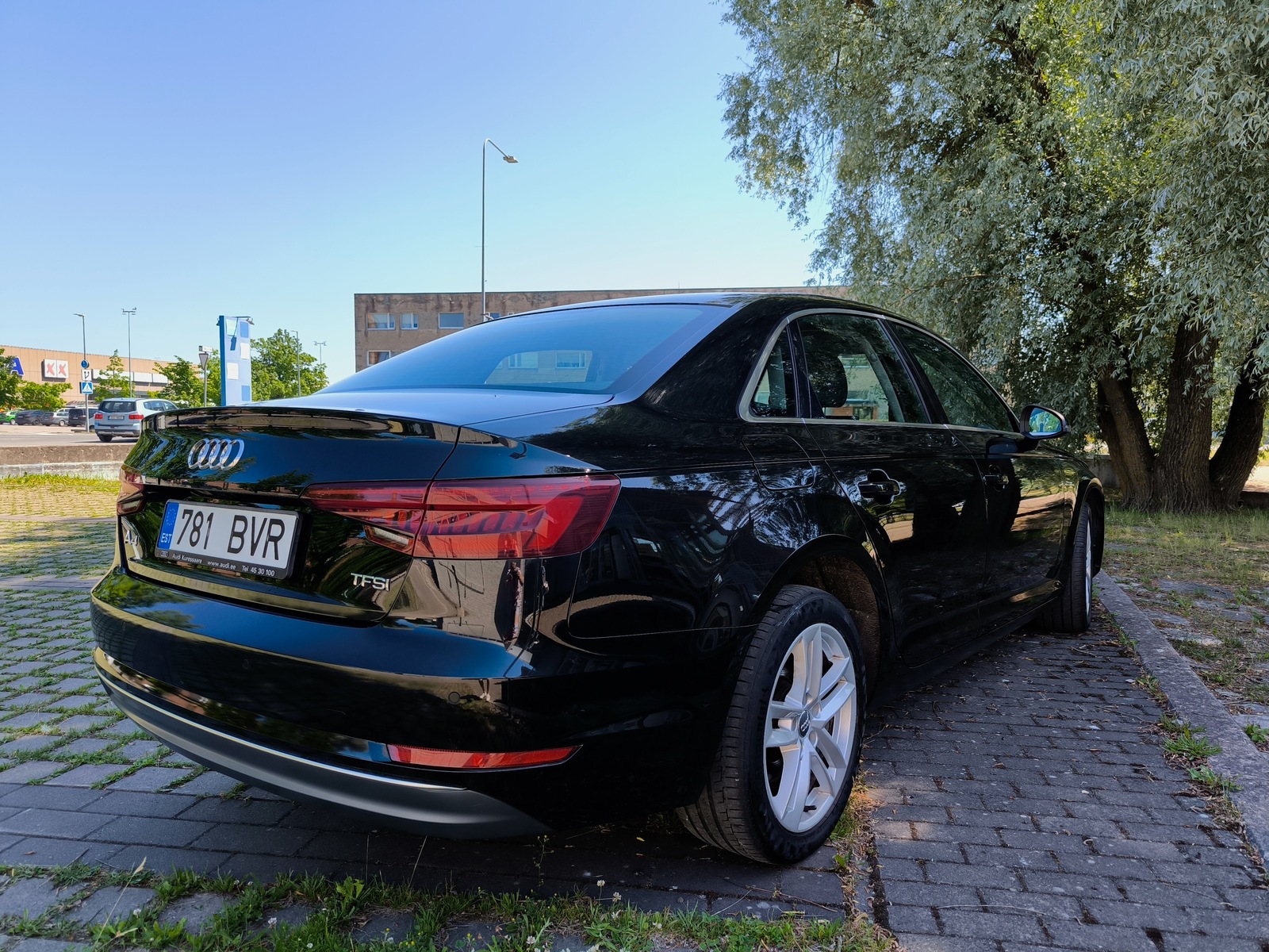 Audi A4 2018, photo 3/14