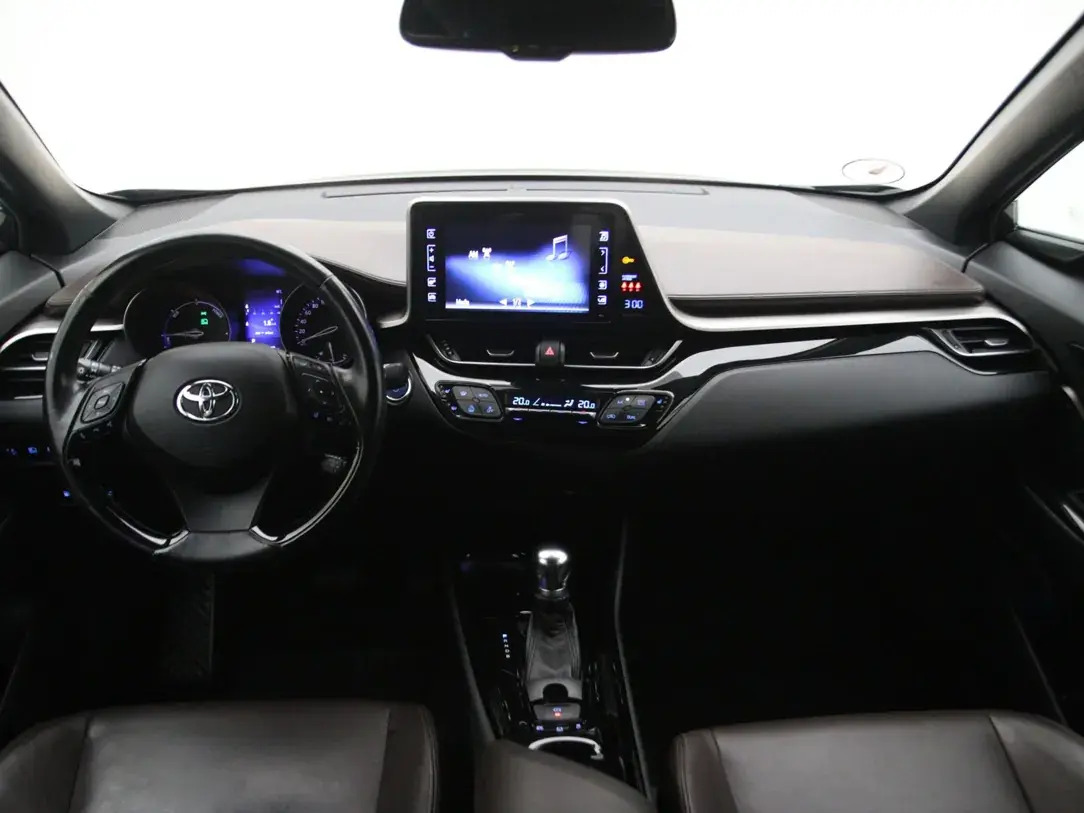 Toyota C-HR 2017, kuva 2/10