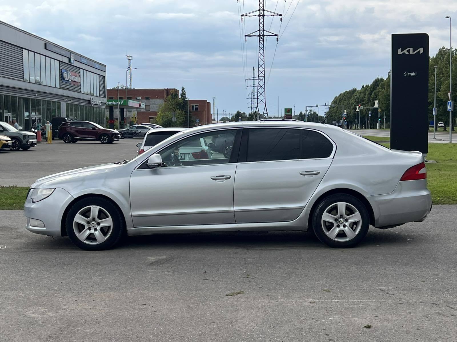 Škoda Superb 2008, kuva 4/10