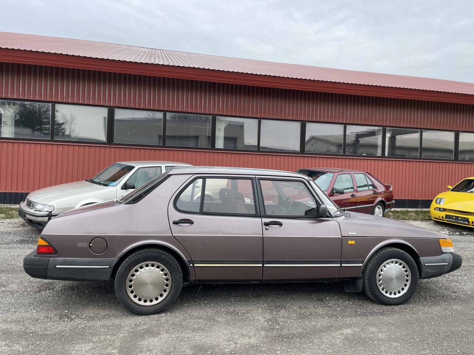 Saab 900 1989, kuva 4/10