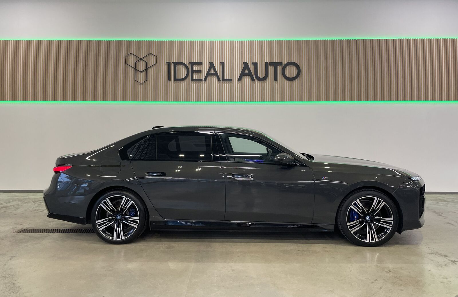 BMW i7 2022, photo 3/10