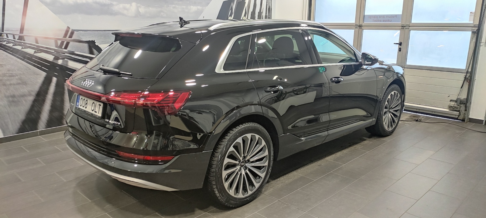 Audi e-tron 2023, photo 8/8