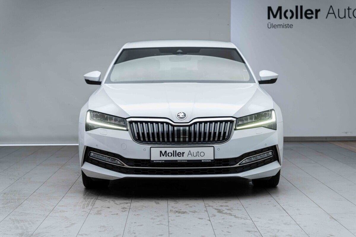 Škoda Superb 2019, kuva 3/10