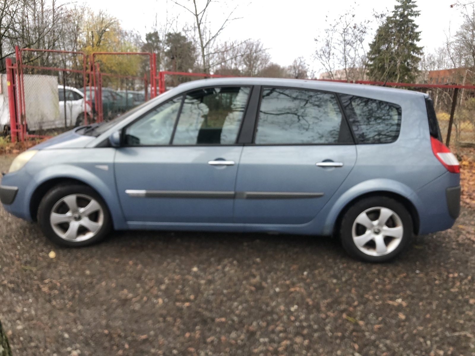 Renault Grand Scenic 2.0 16V 98kW 2005, kuva 3/14
