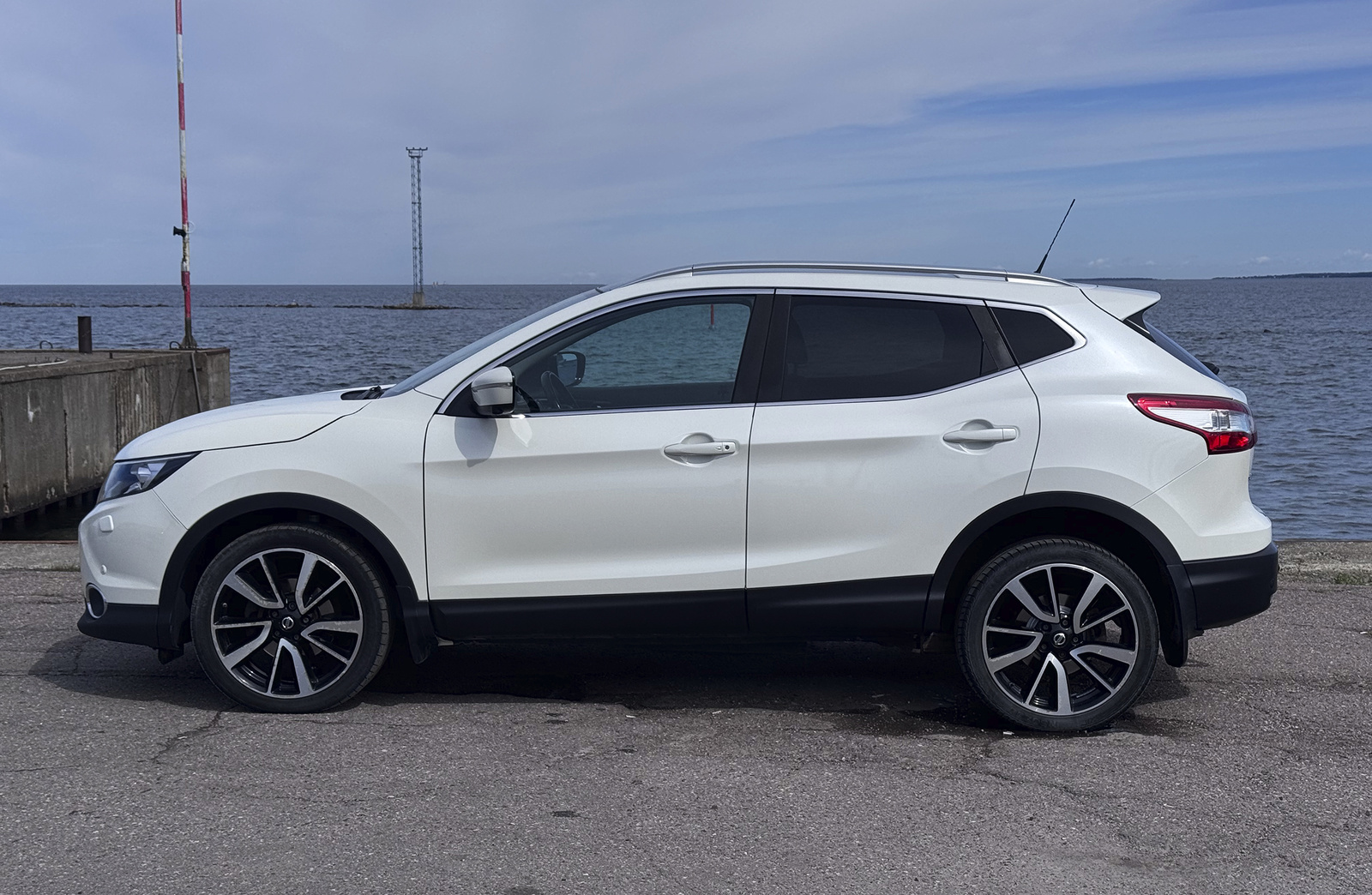 Nissan Qashqai Tekna 1.6 96kW 2014, kuva 4/35