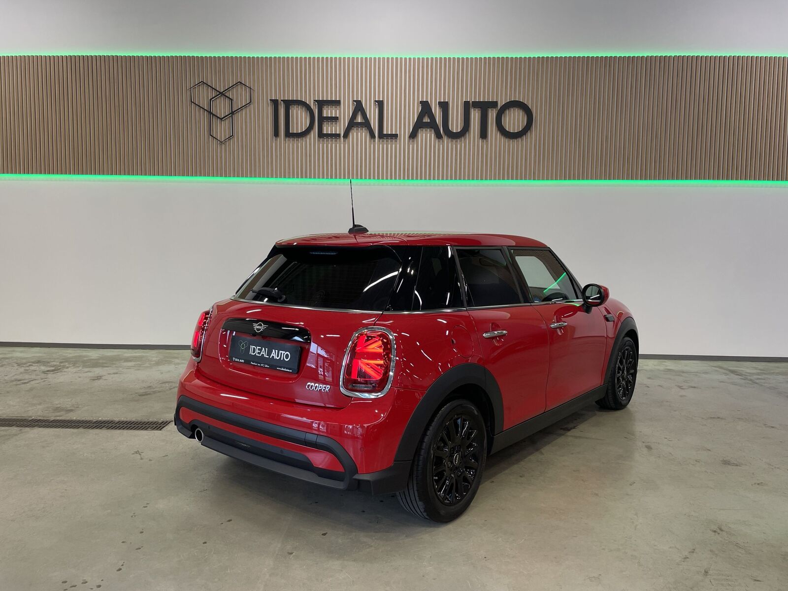 MINI Cooper 5D 2023, photo 4/10