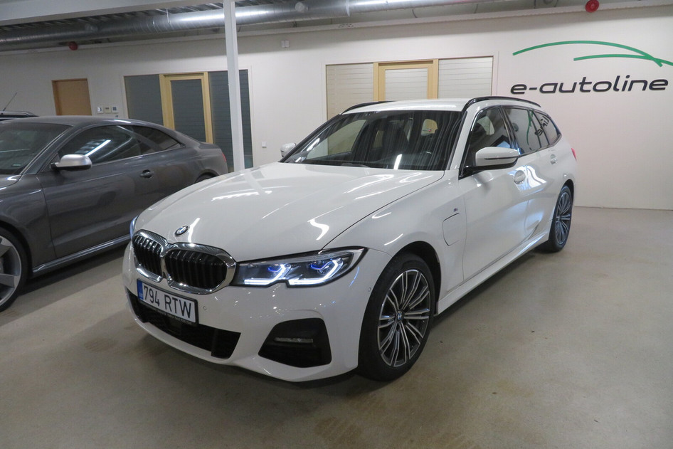 BMW 330, 2021, 2.0, 135 kW, подключаемый гибрид (бензин/электричество), автомат, полный привод