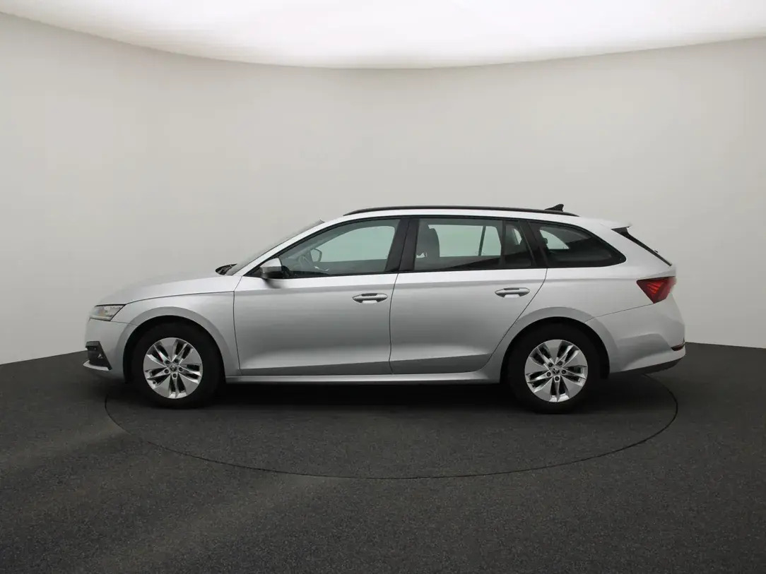 Škoda Octavia 2021, photo 6/33