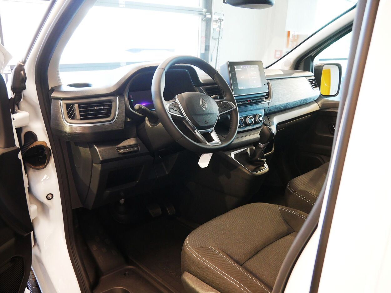 Renault Trafic E-TECH kaubik 90kW 2026, kuva 5/15