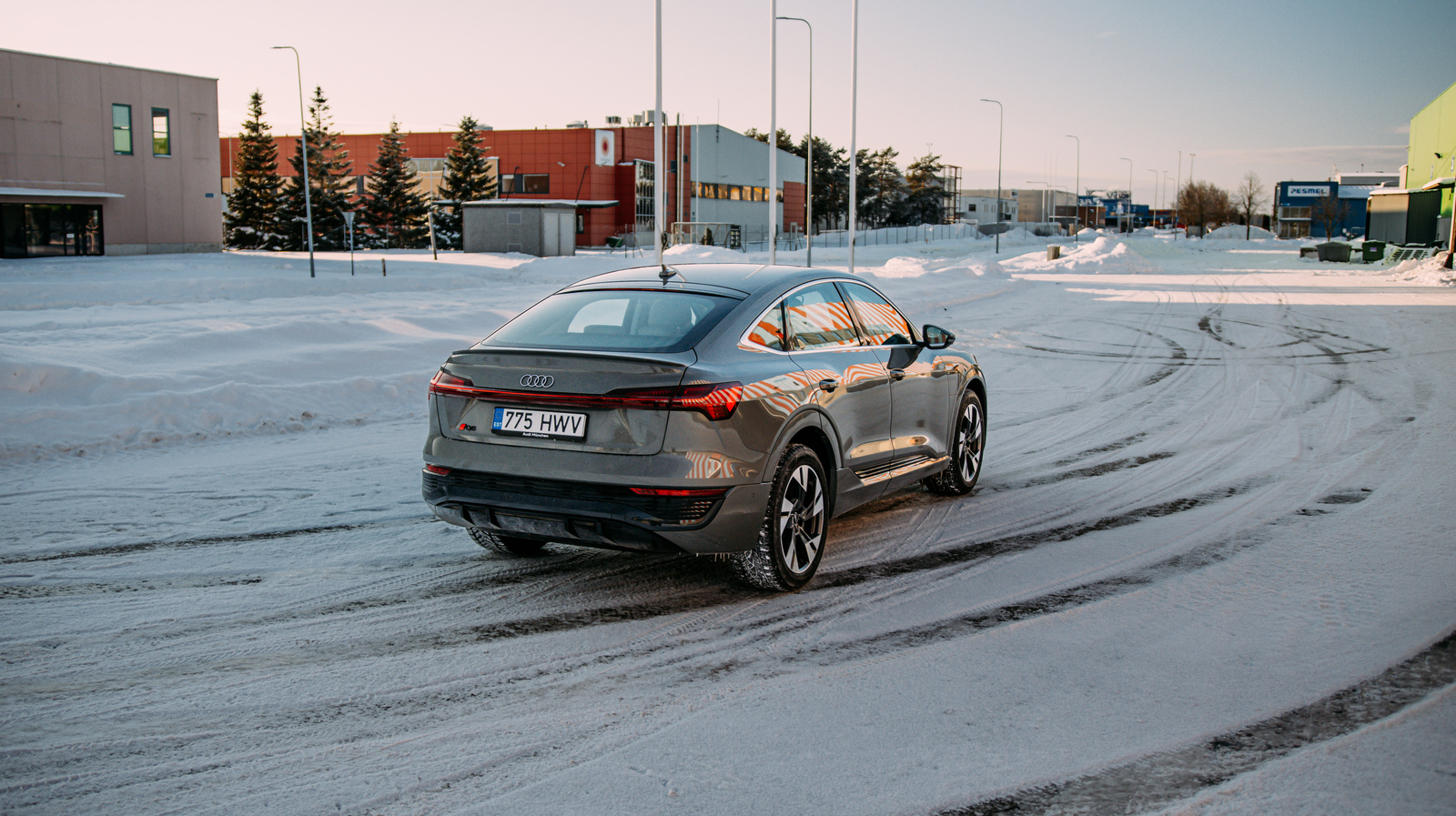 Audi Q8 2023, kuva 7/10