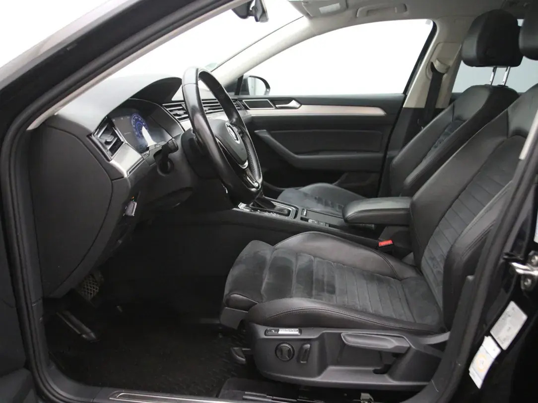 Volkswagen Passat 2015, photo 4/10