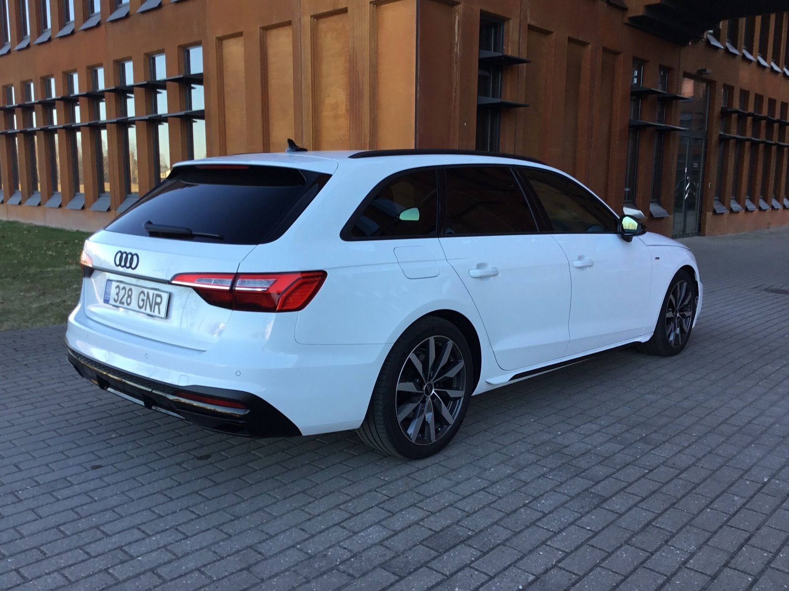 Audi A4 2024, photo 7/20