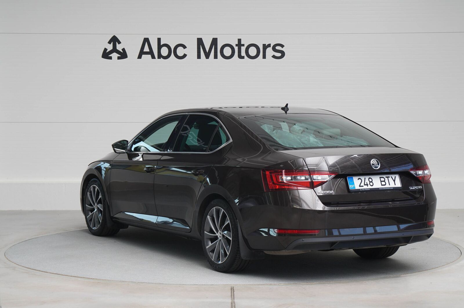 Škoda Superb 2017, kuva 6/19