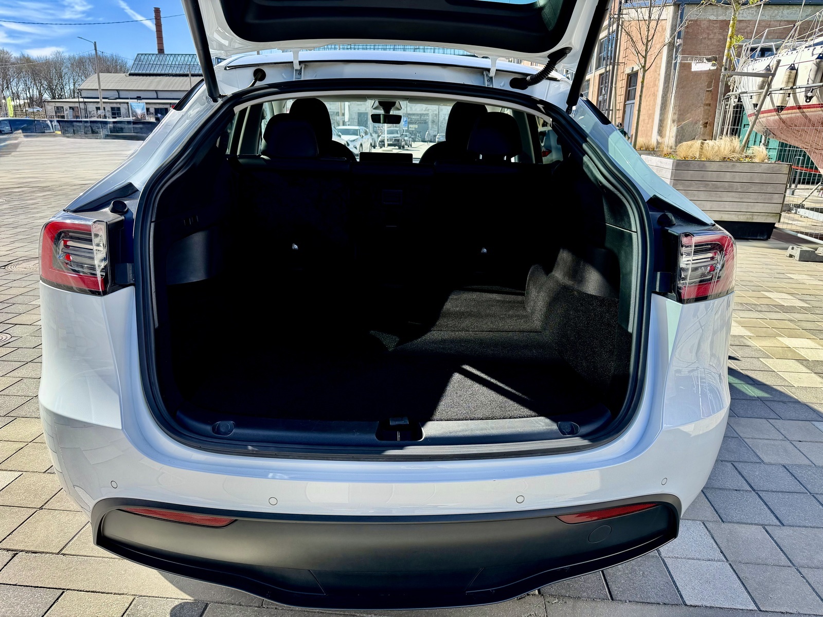 Tesla Model Y 2022, photo 7/21