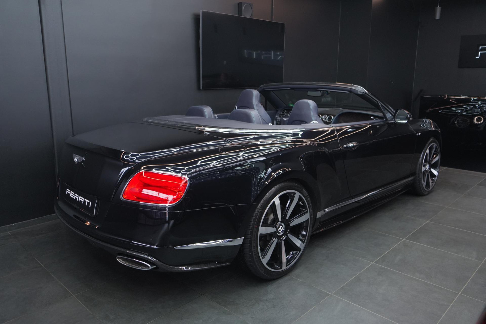 Bentley Continental GTC 2013, photo 4/19