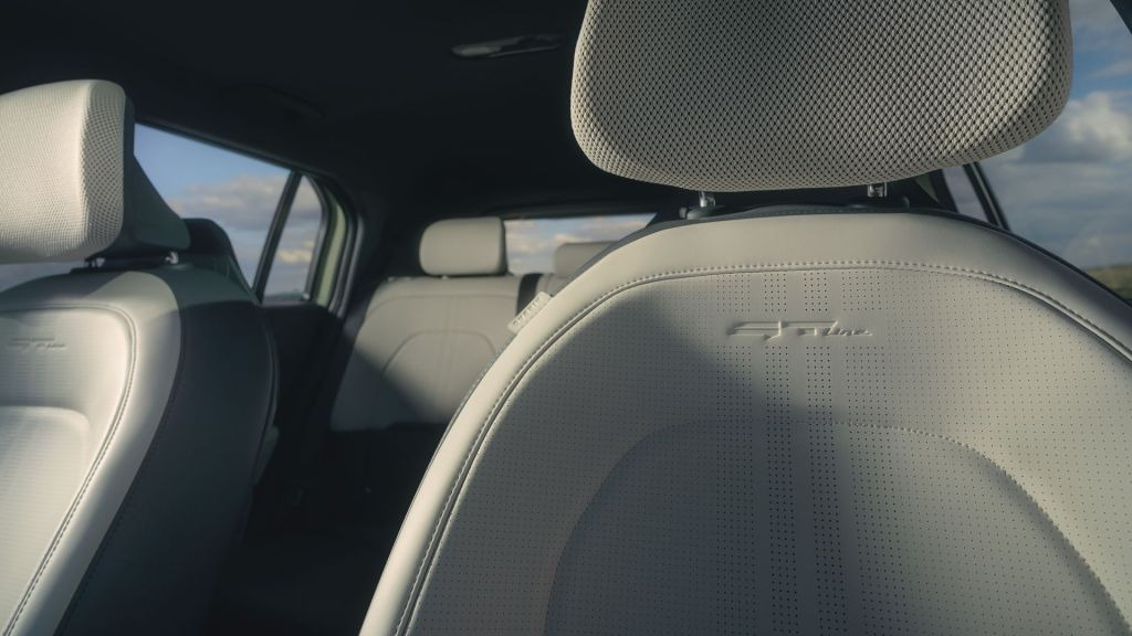 Kia EV3 2025, photo 2/3
