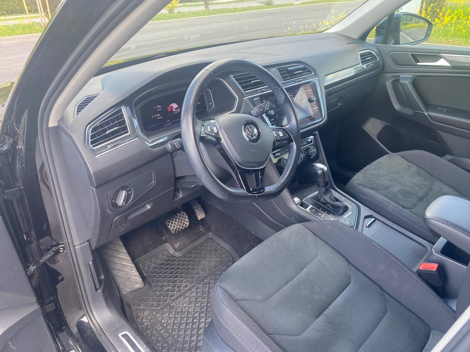 Volkswagen Tiguan 2021, photo 3/7