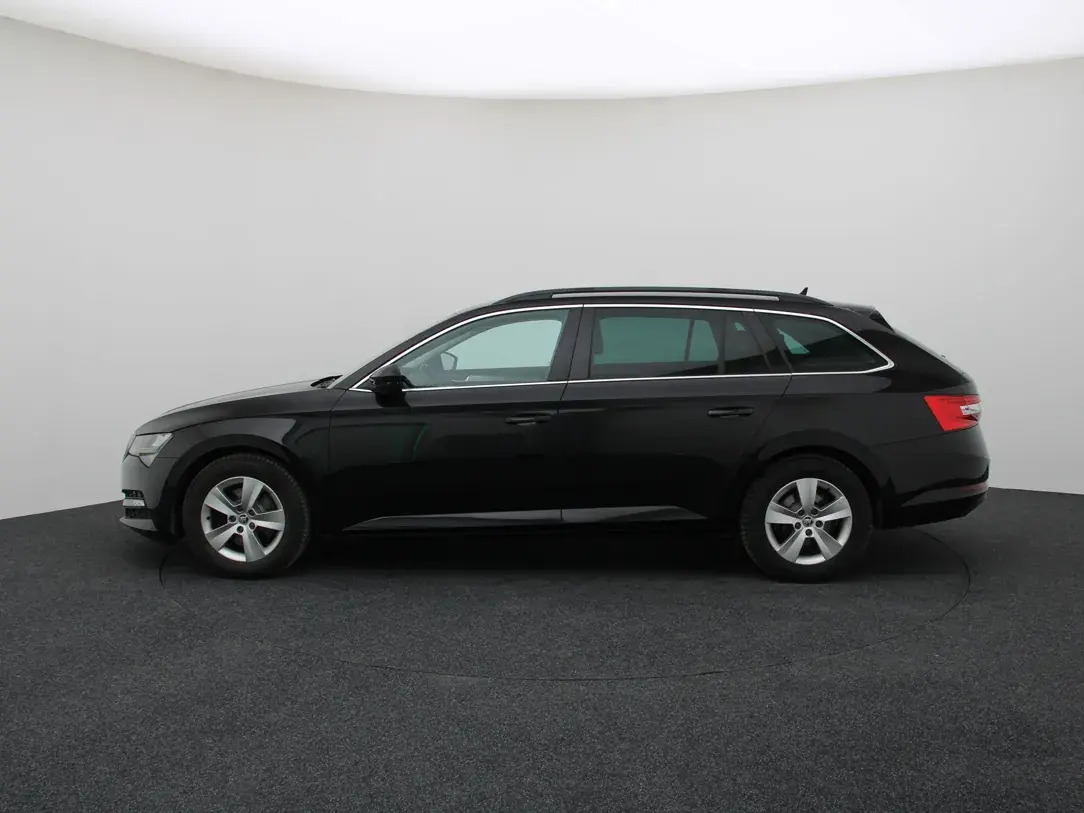Škoda Superb 2020, photo 6/10