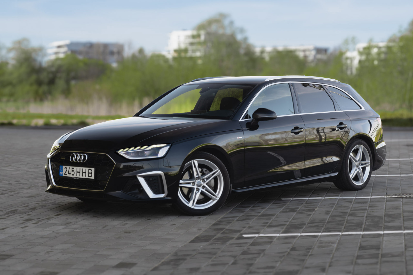 Audi A4 2020, kuva 2/25