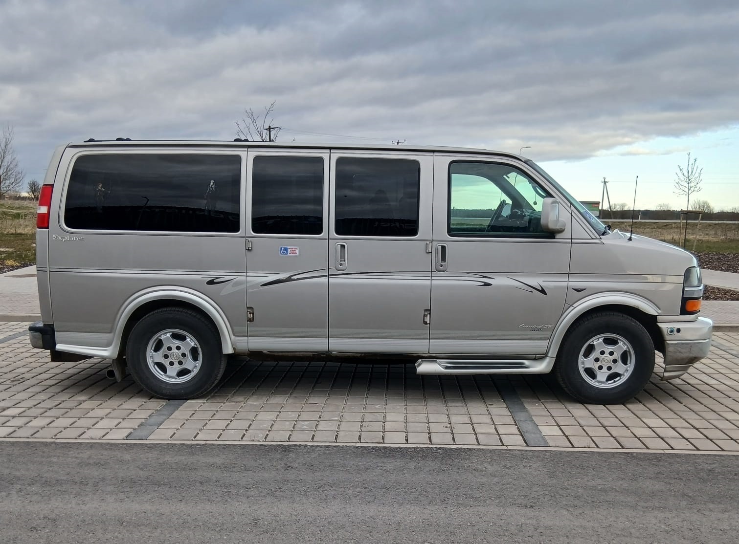 Chevrolet Express 2007, kuva 4/21