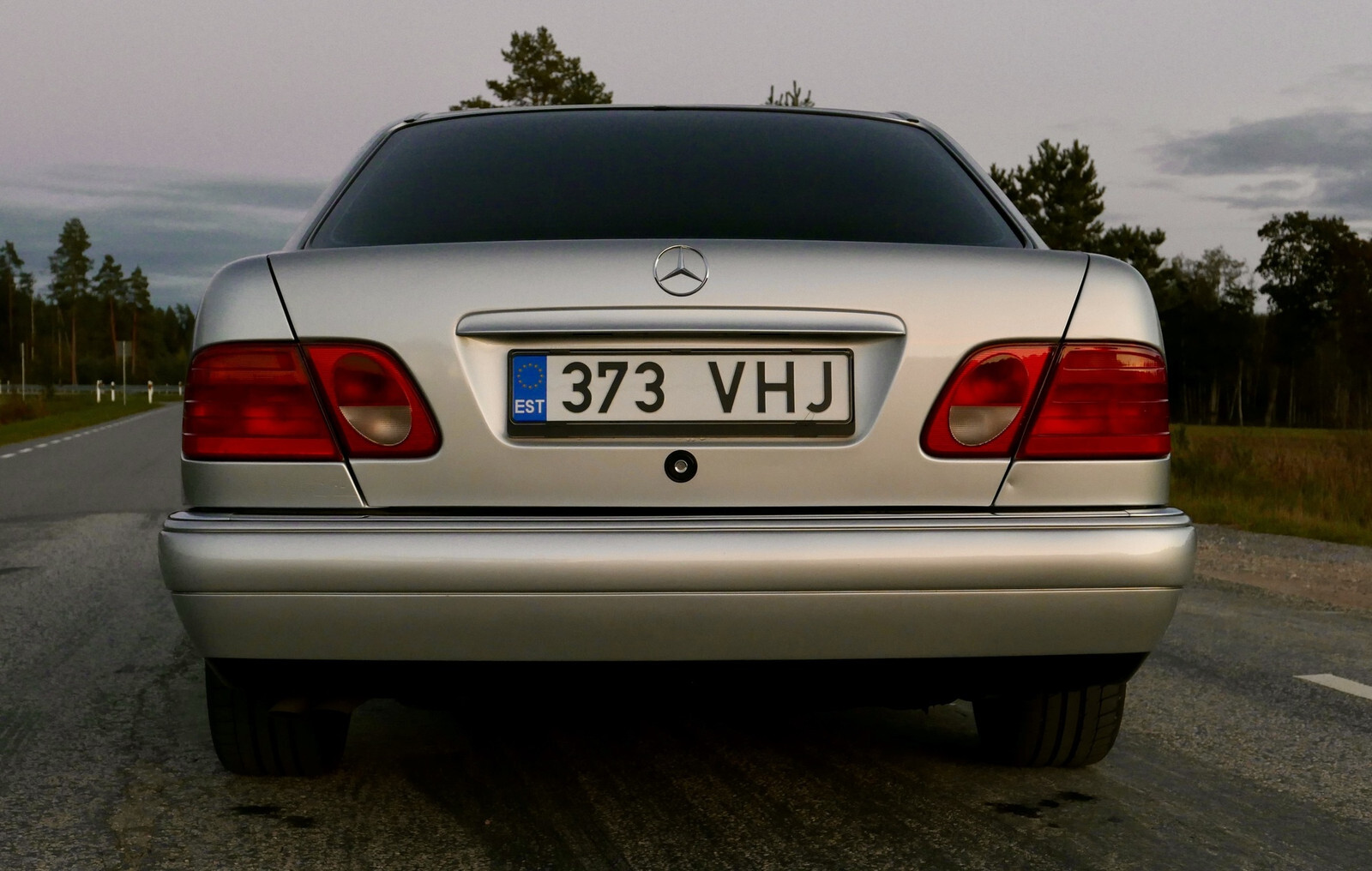 Mercedes-Benz E 320 1996, kuva 5/10