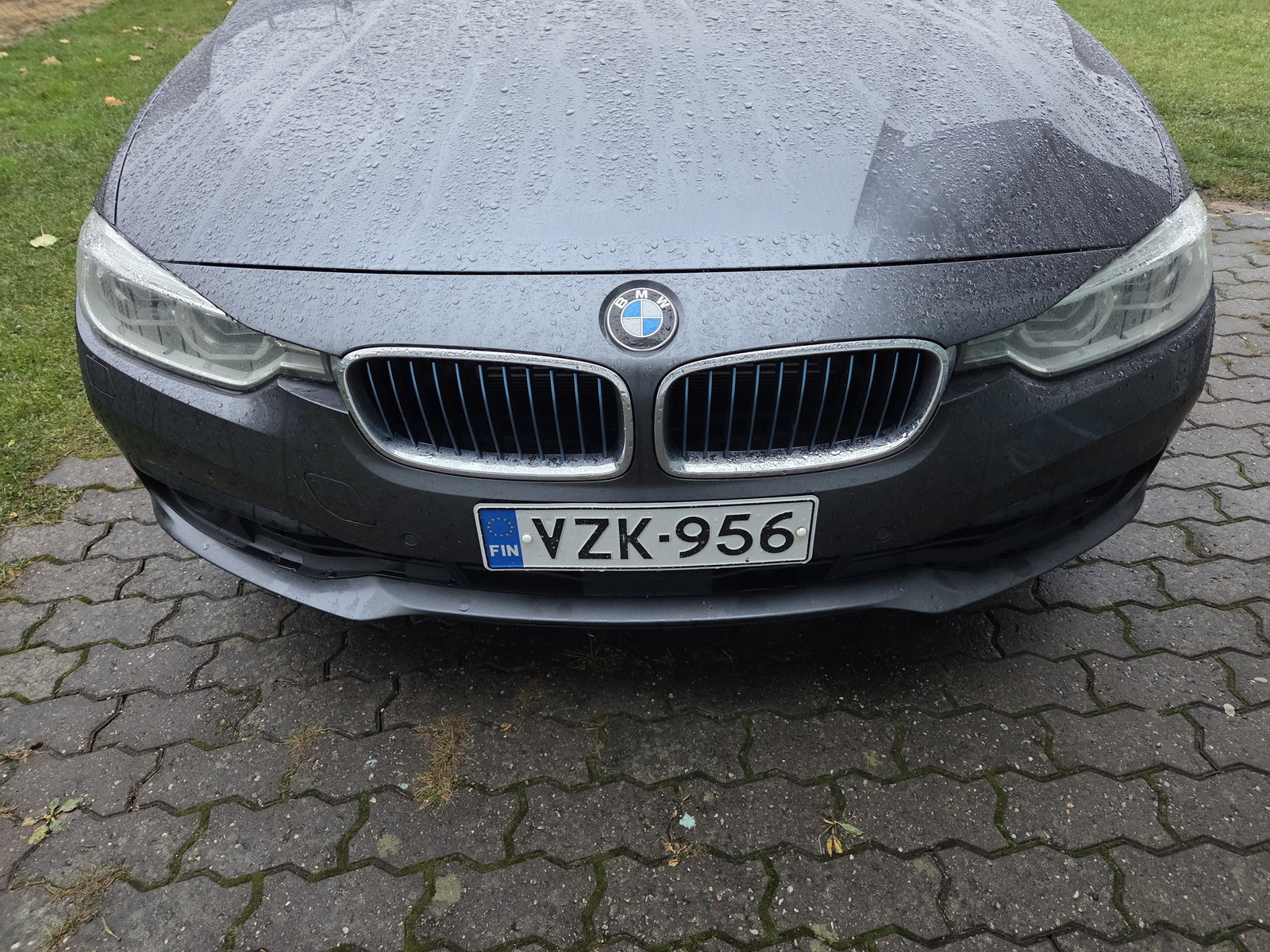 BMW 330 2018, kuva 2/5