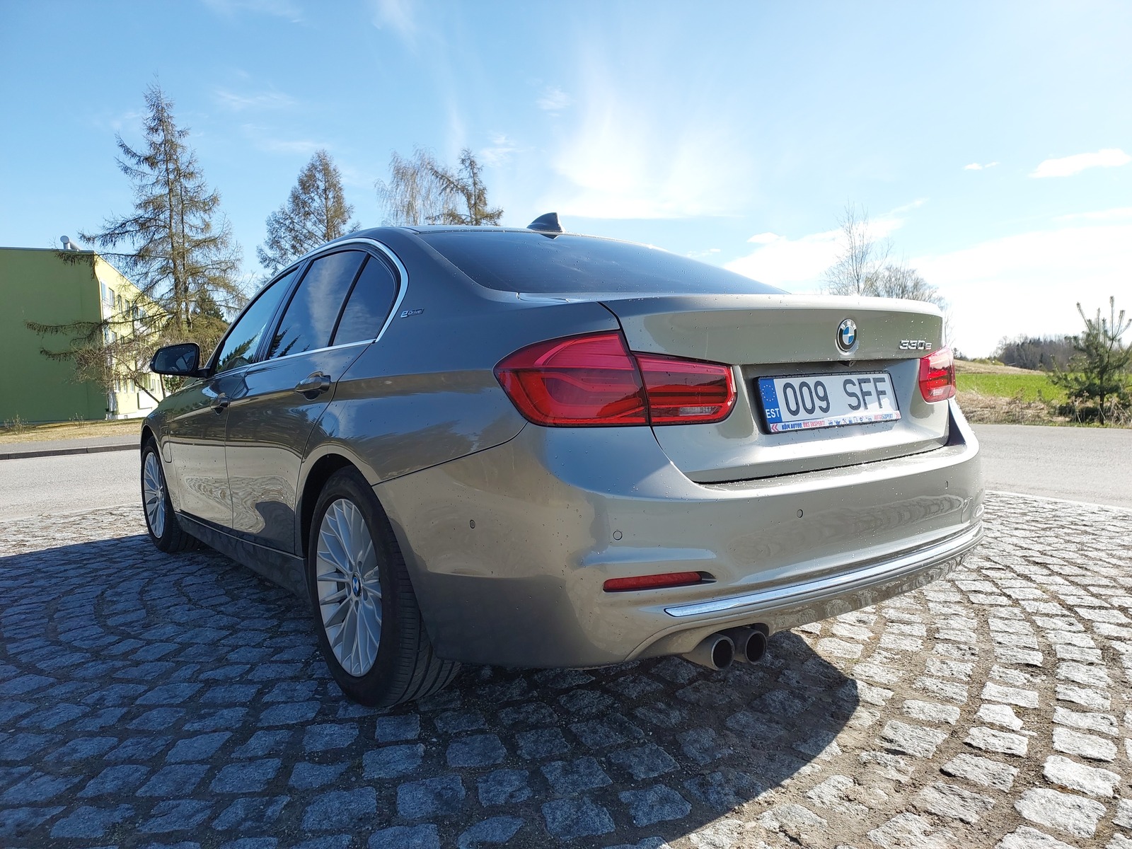BMW 330 2016, photo 5/11