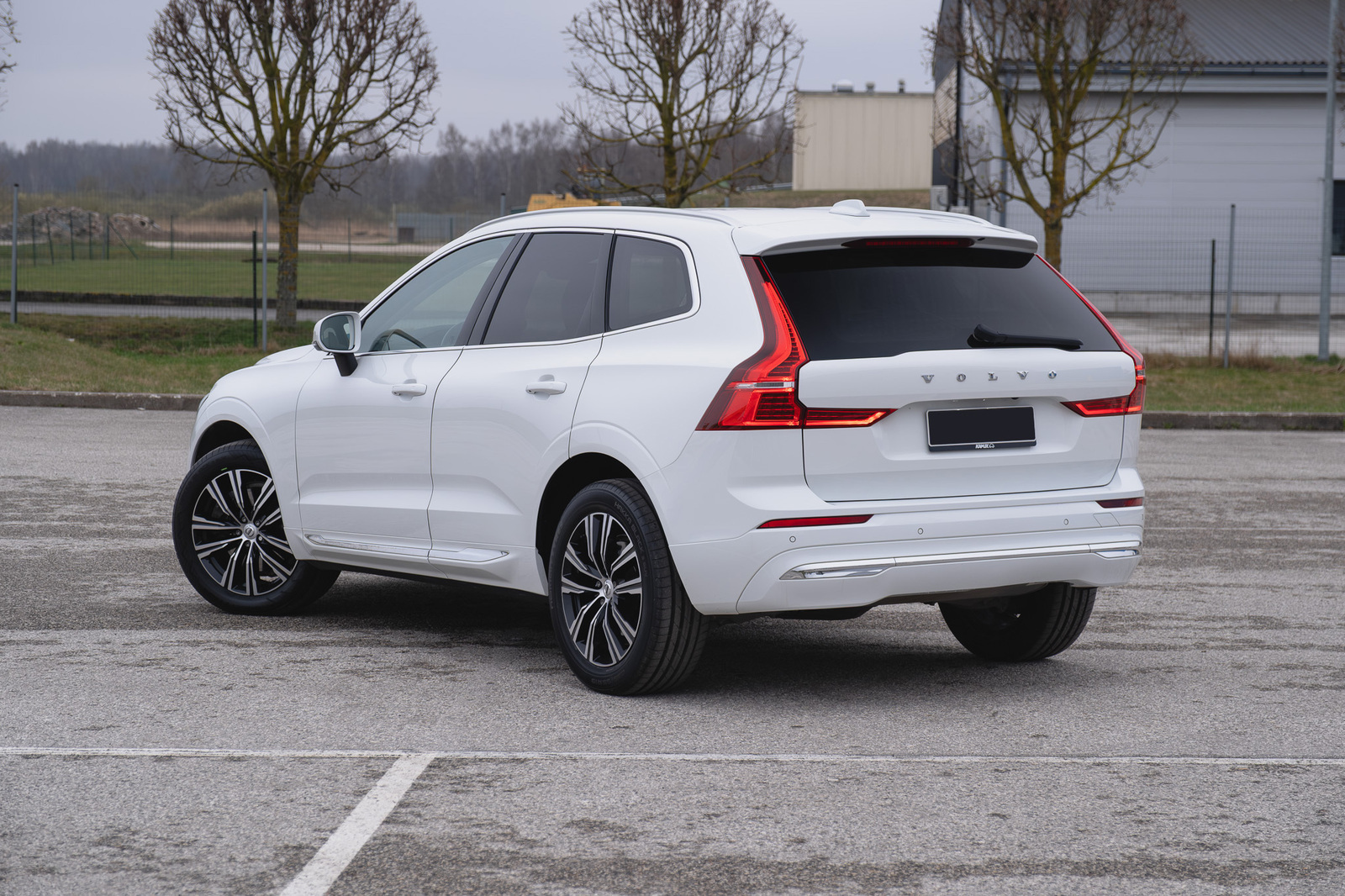 Volvo XC60 2021, photo 4/10