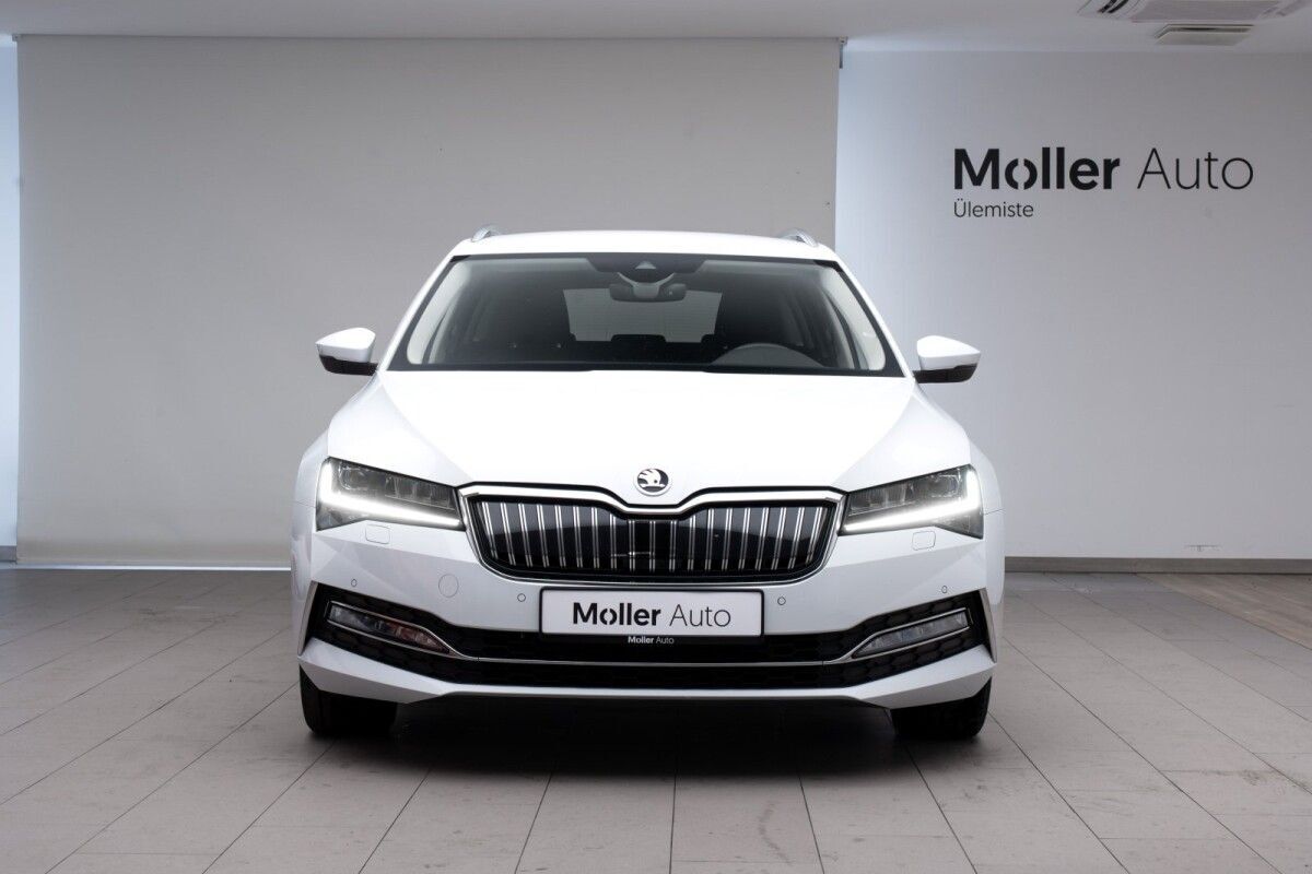 Škoda Superb 2022, kuva 3/10