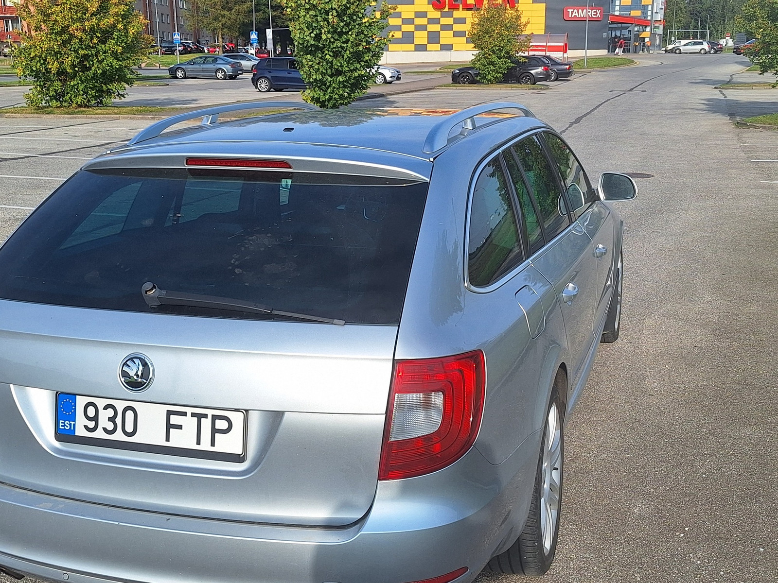 Škoda Superb 2013, photo 4/12