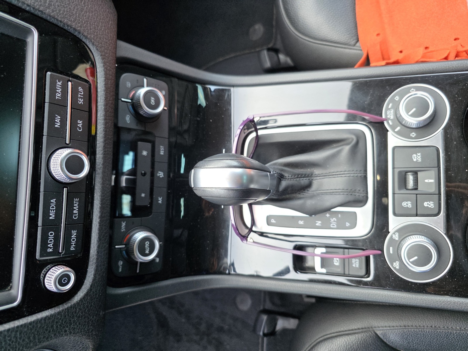 Volkswagen Touareg 2015, kuva 5/7