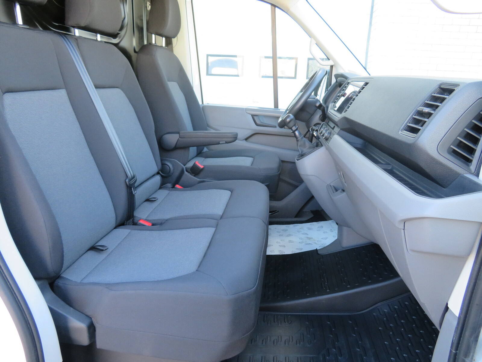 Volkswagen Crafter L4H2 2023, kuva 4/11