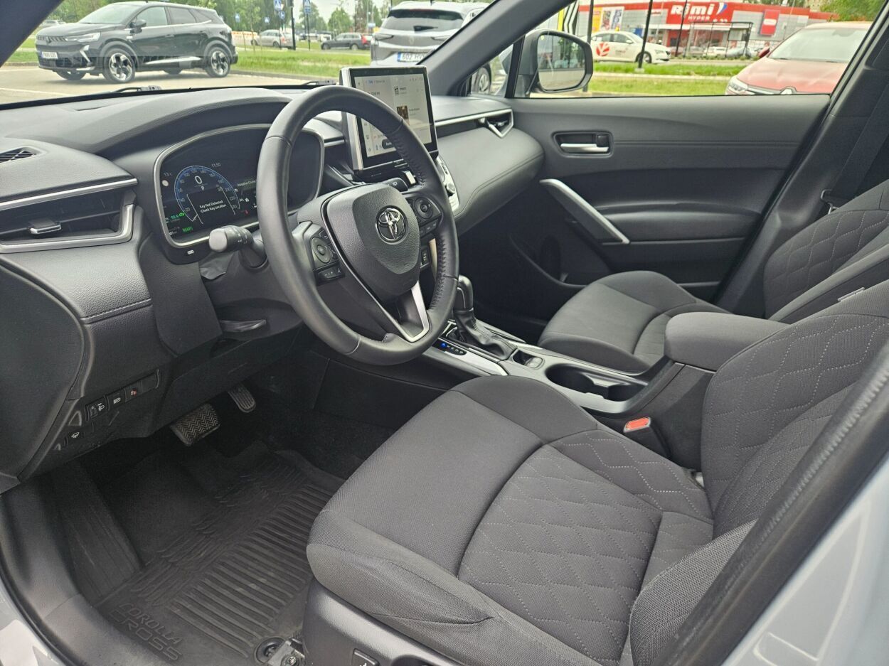 Toyota Corolla Cross 2023, photo 7/9