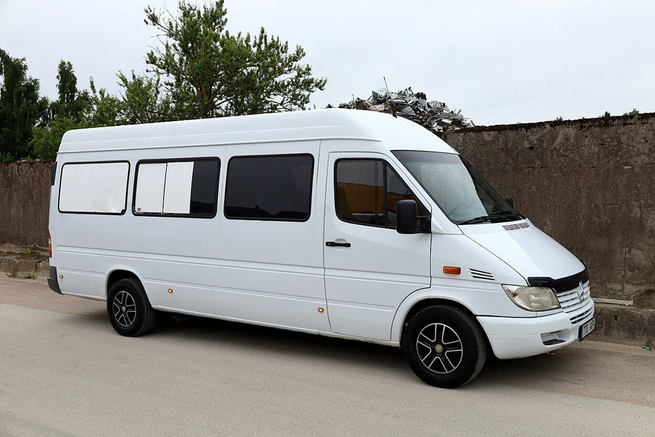 Mercedes-Benz Sprinter, 2001, 2.1, 81 kW, diesel, manual, rear-wheel drive