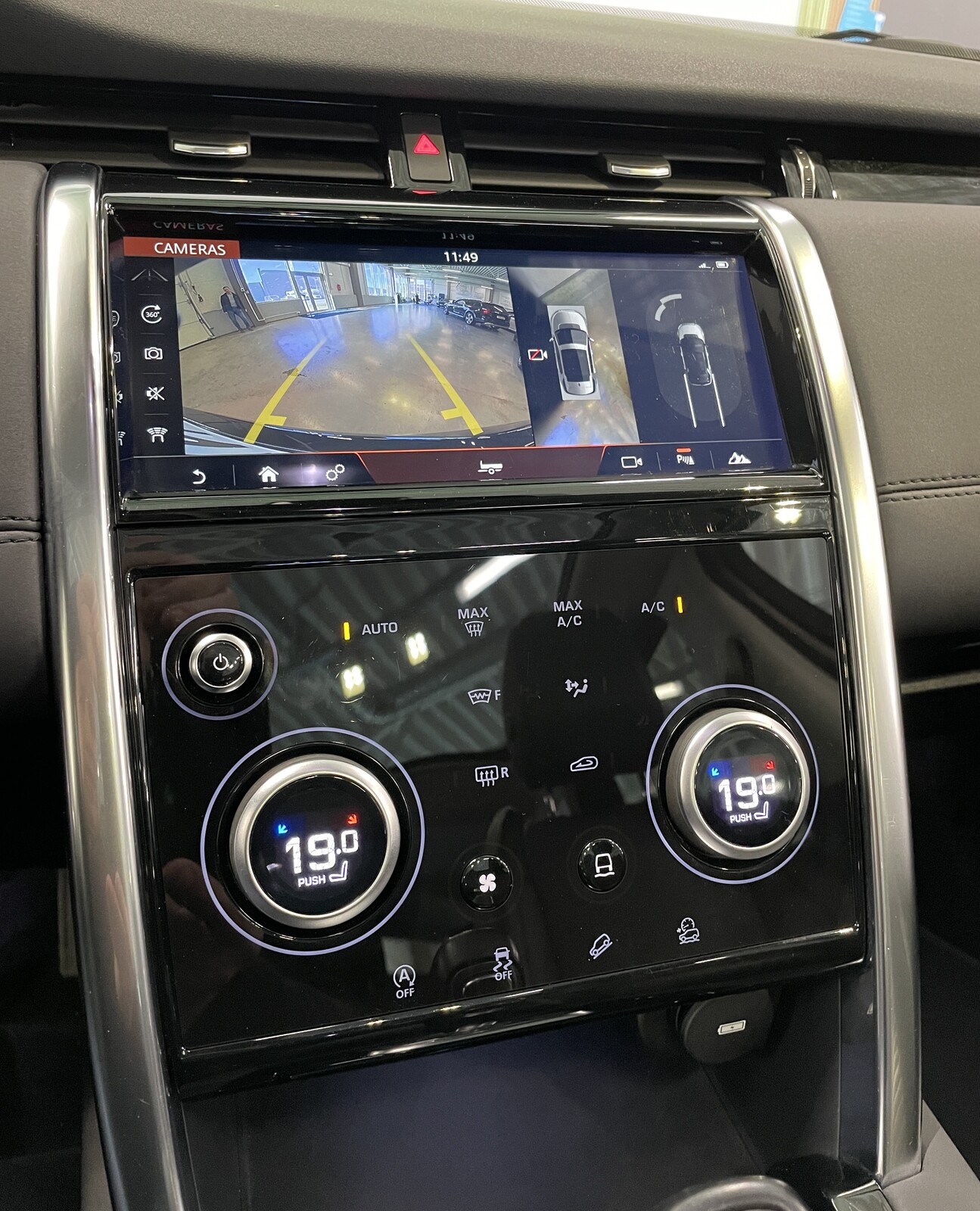 Land Rover Discovery Sport 2020, photo 4/18