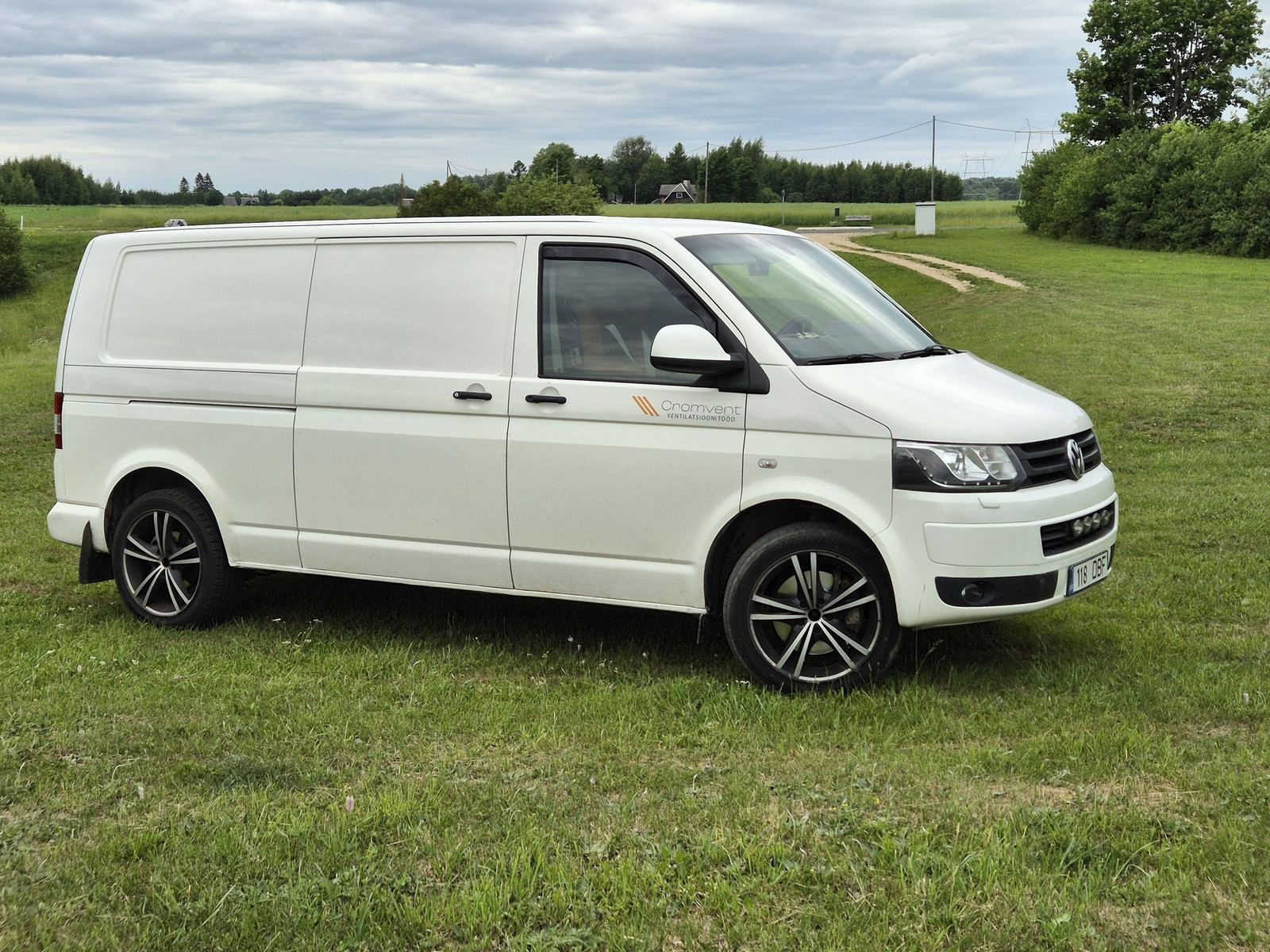 Volkswagen Transporter 2012, kuva 2/4