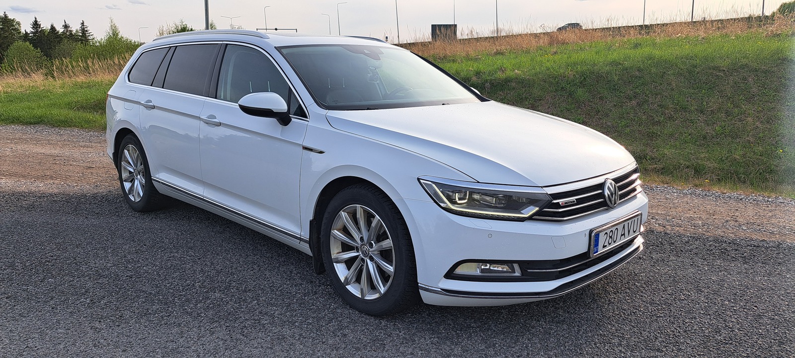 Volkswagen Passat 2015, photo 3/10