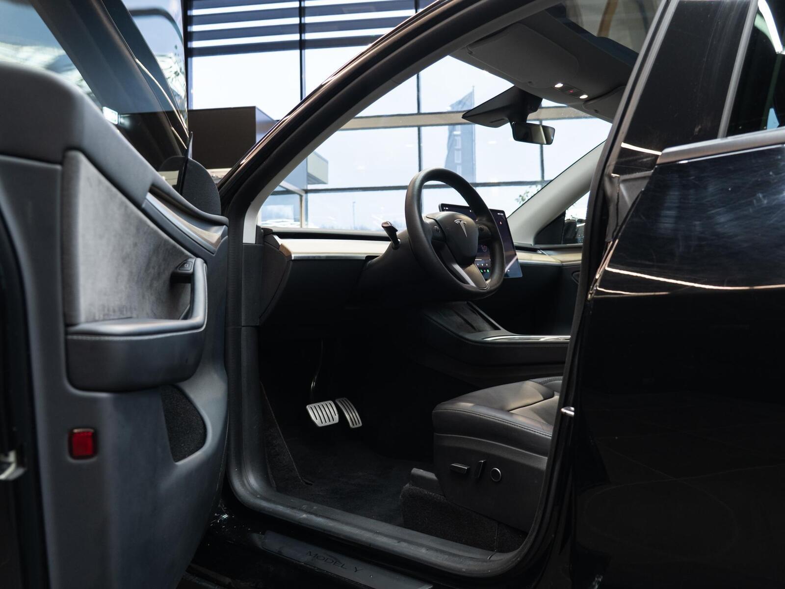 Tesla Model Y 2022, photo 4/15
