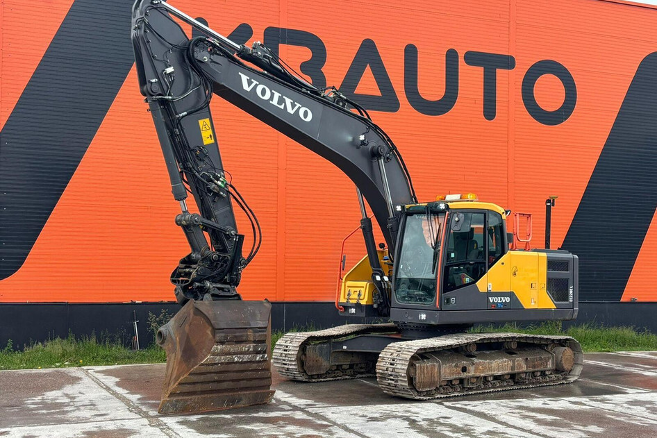 Volvo EC 220 EL, 129 kW, дизель