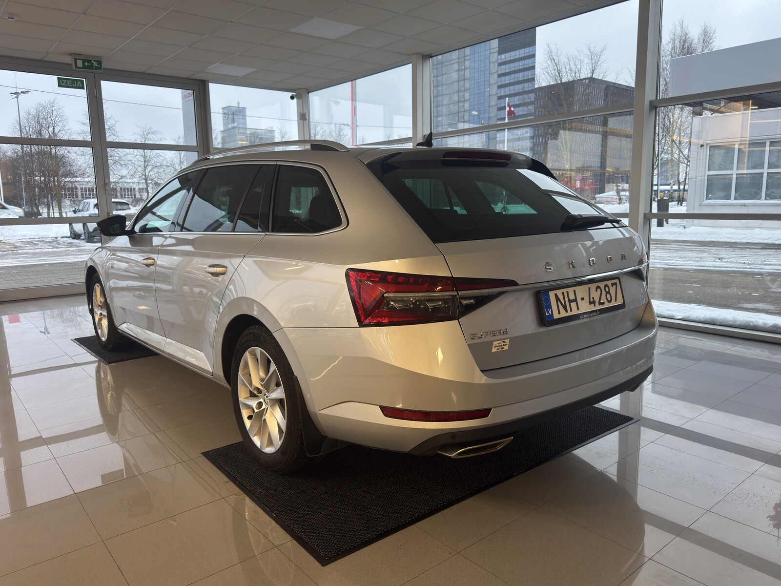Škoda Superb 2022, photo 6/22