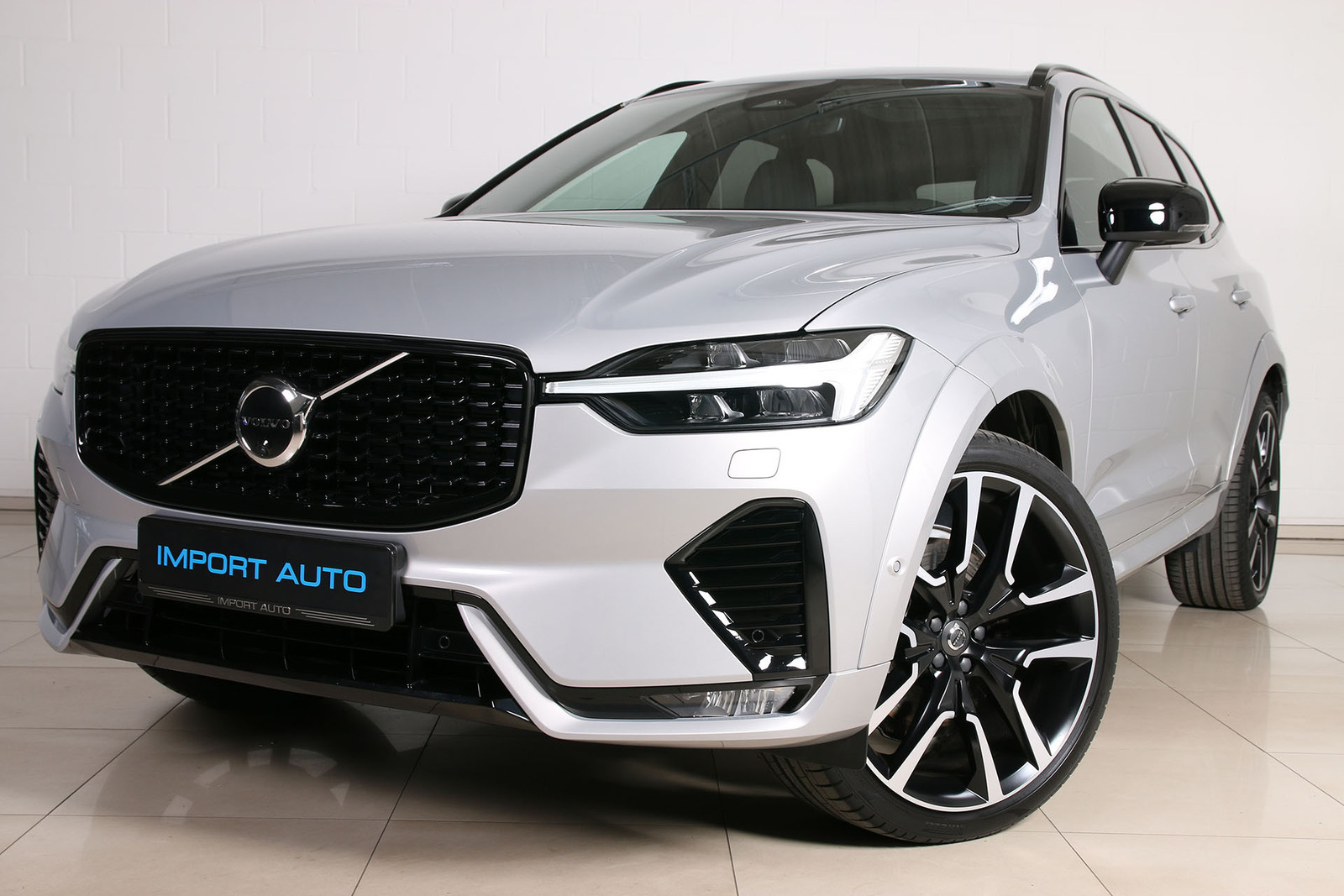 Volvo XC60 AWD ULTIMATE DARK INTELLI SAFE PRO MY24 2.0 B4 KERS Mild Hybrid 145kW