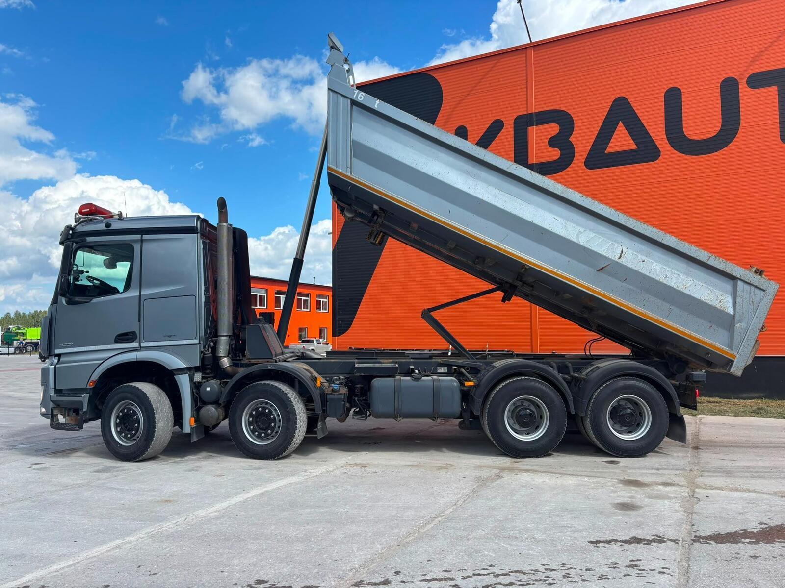 Mercedes-Benz Arocs 3251 8x4 2015, kuva 3/10