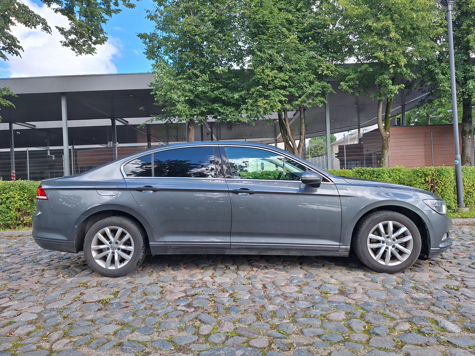 Volkswagen Passat 2016, photo 2/10