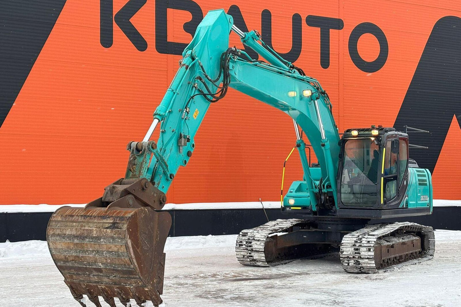 Kobelco SK 210 LC-10, 124 kW