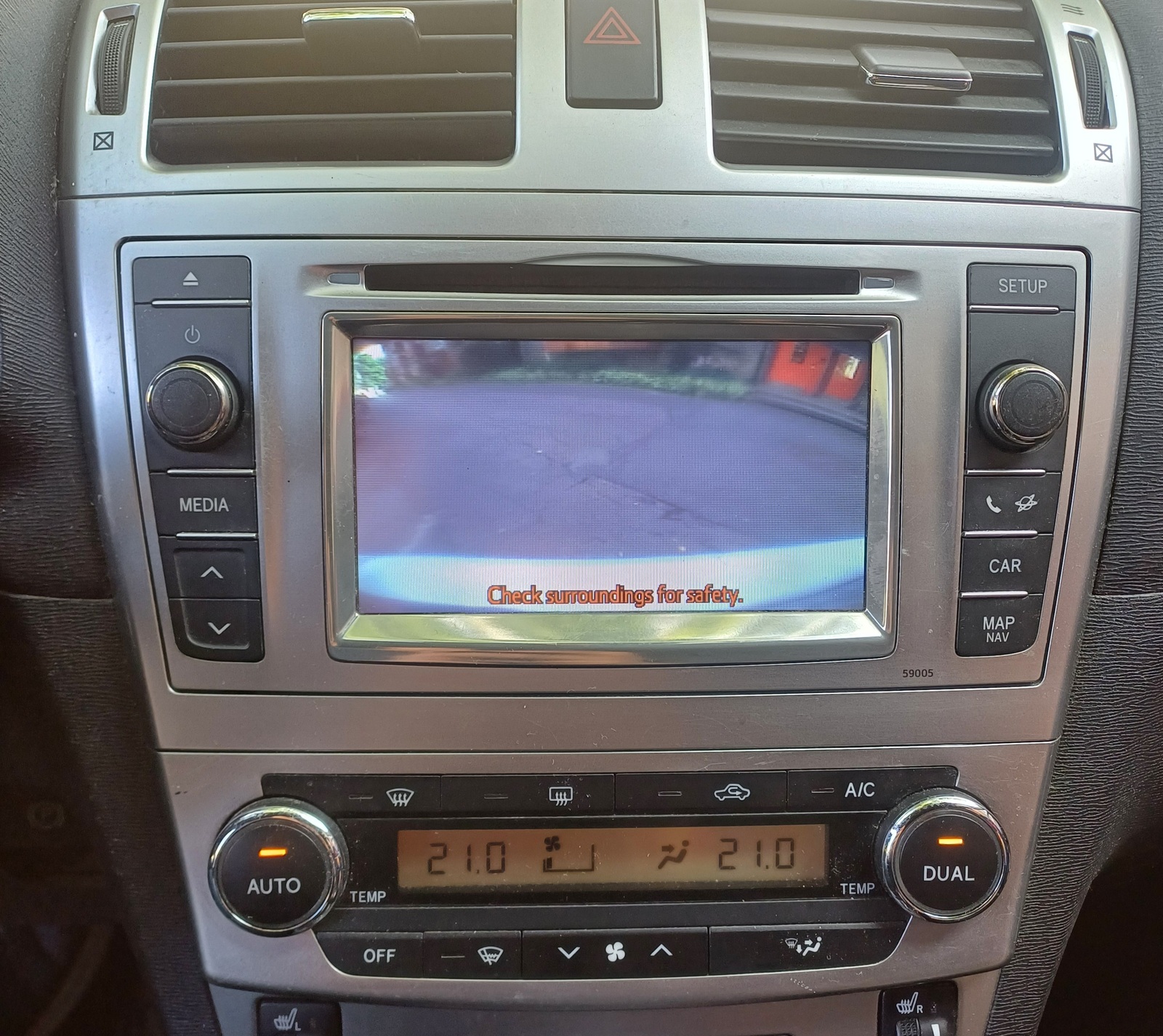 Toyota Avensis 1.8 108kW 2013, photo 8/8