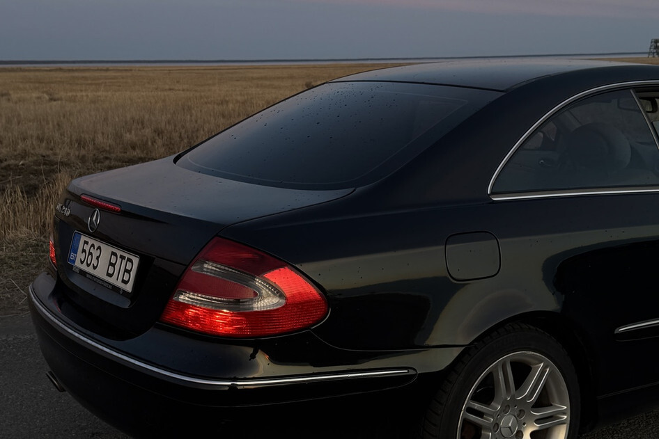 Mercedes-Benz CLK 240, 2003, 2.6, 125 kW, petrol, manual, rear-wheel drive