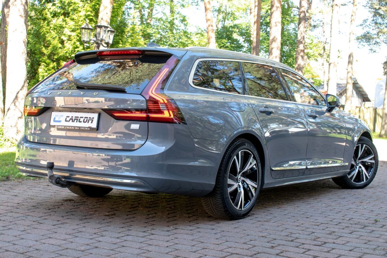 Volvo V90 2022, photo 2/18