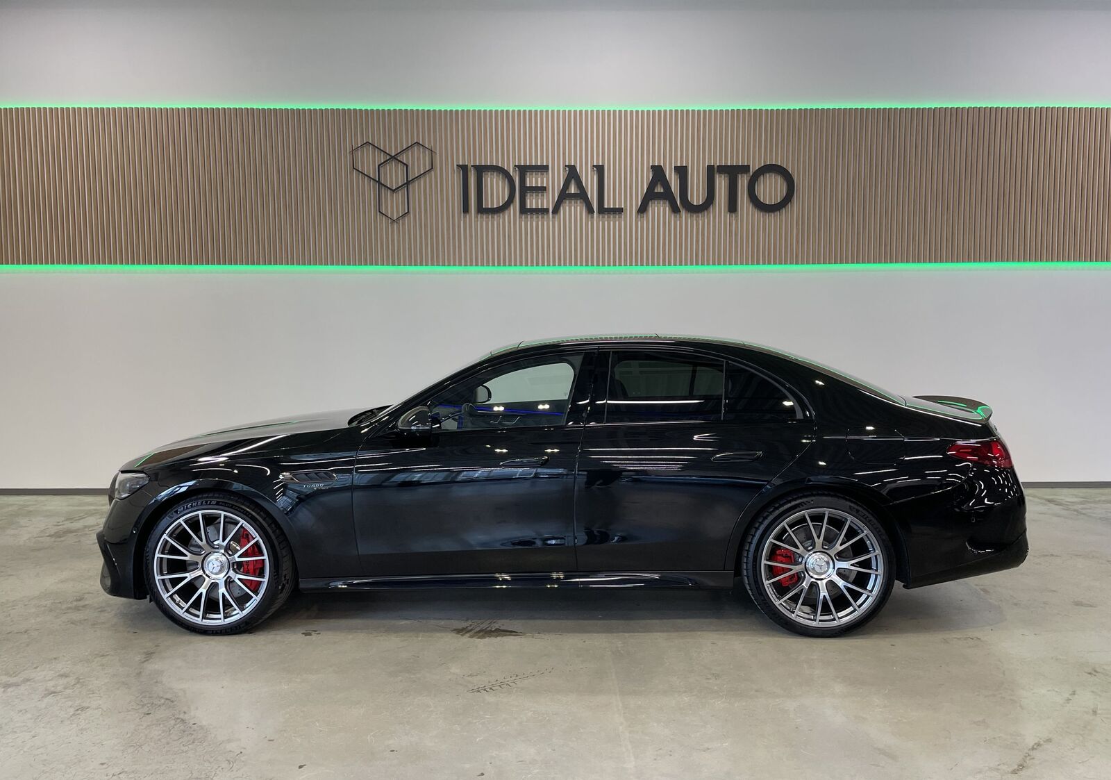 Mercedes-Benz E 53 AMG 2025, kuva 2/21